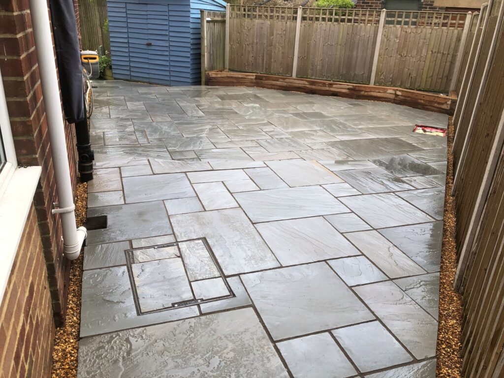 Garden Area for tea & Cake!